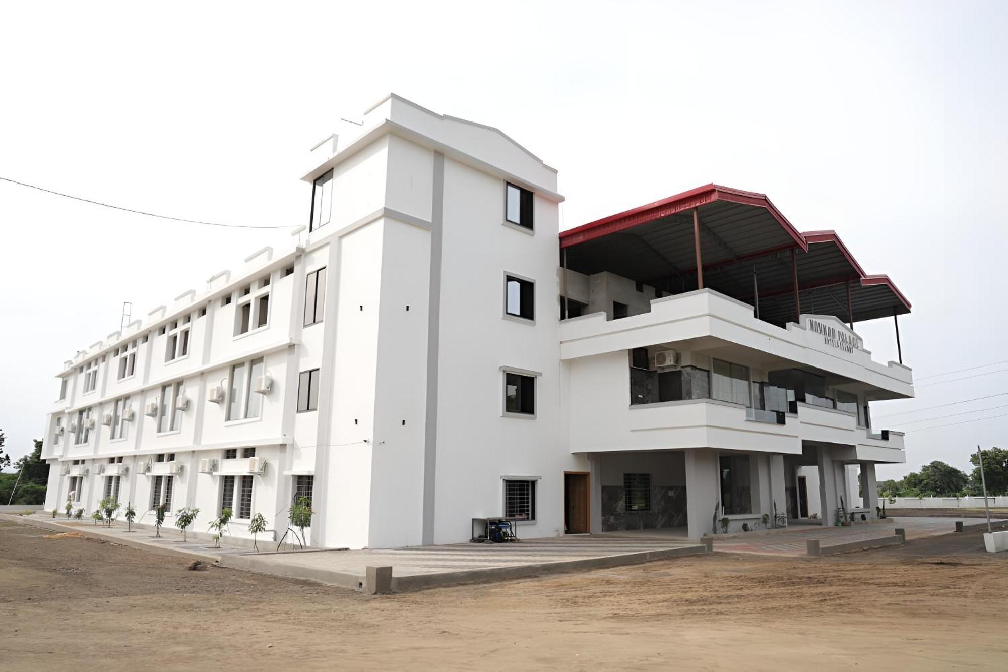 Navkar Palace Hotel & Resort, Sanawad Exterior foto