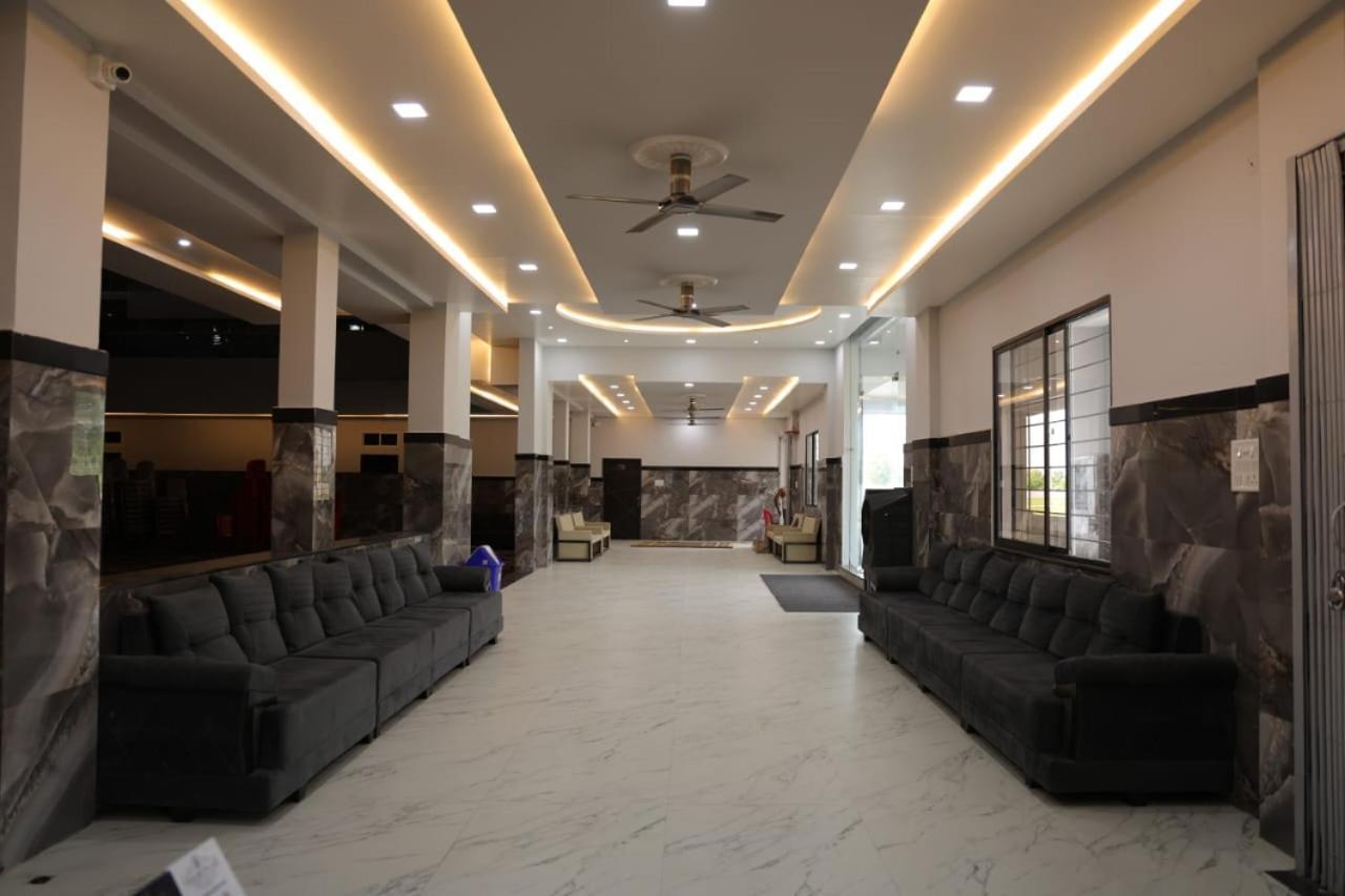Navkar Palace Hotel & Resort, Sanawad Exterior foto